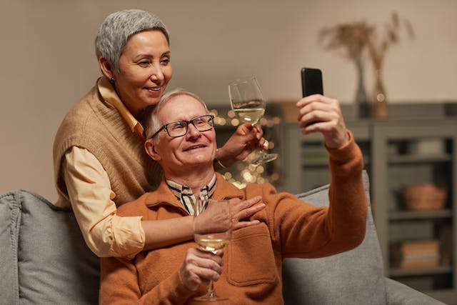 a-happy-couple-taking-a-selfie-for-speech-therapy-memory-activities-for-adults