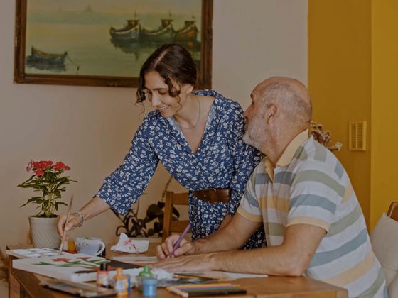 elderly-man-working-on-jigsaw